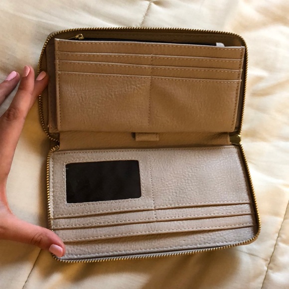 Steve Madden Wristlet - Picture 3 of 4